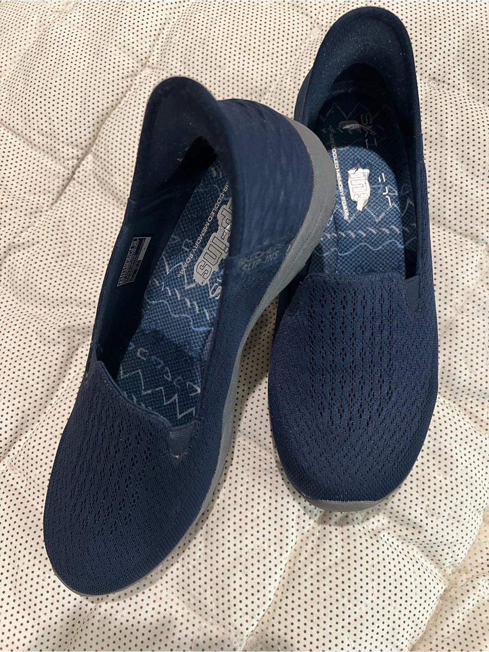Women’s Skechers Navy Slip-On Knit Comfort Foam Shoes 8.5